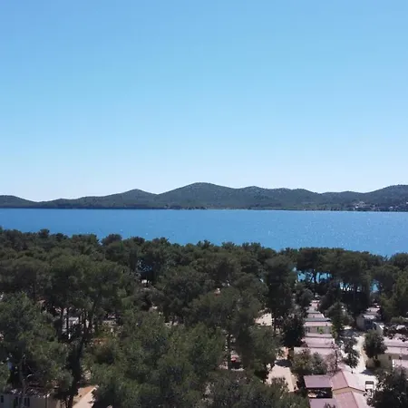 Mobile Home Biograd Soline Tree New *