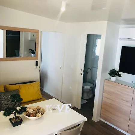 Affittacamere Mobile Home Biograd Soline Tree New